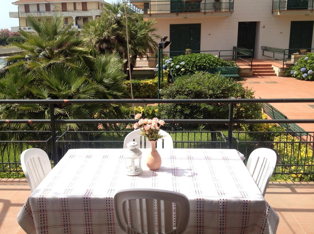 Ferienwohnung Al Giardino Sant'Anna Mascali Exterior foto